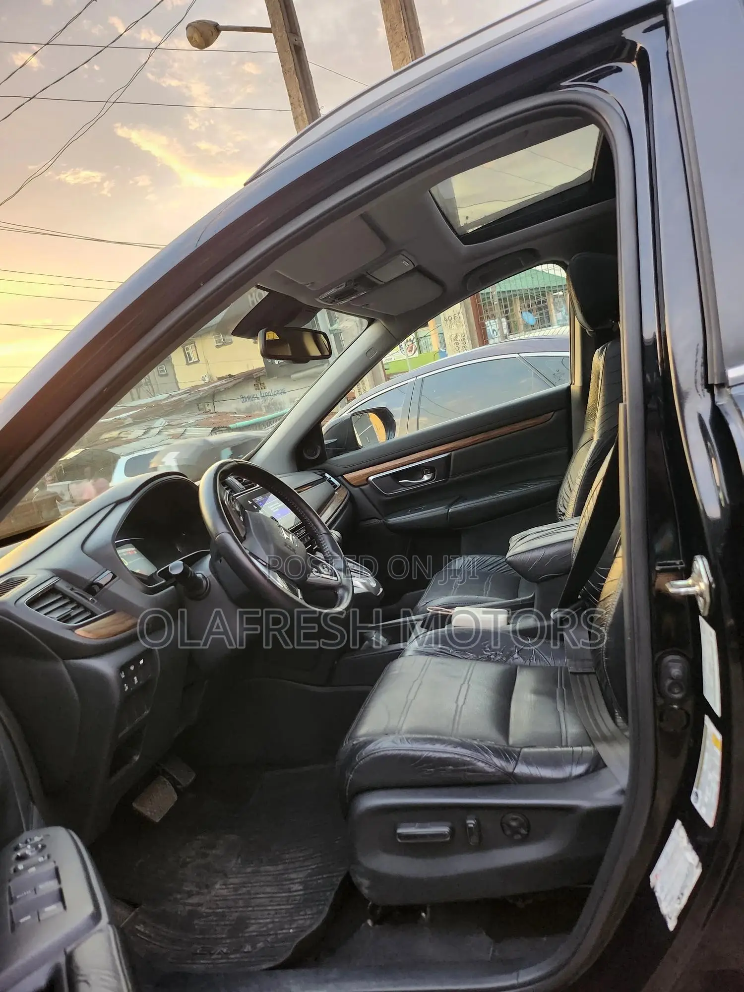 Honda CR-V Touring 4dr SUV AWD (1.5L 4cyl CVT) 2017 Black