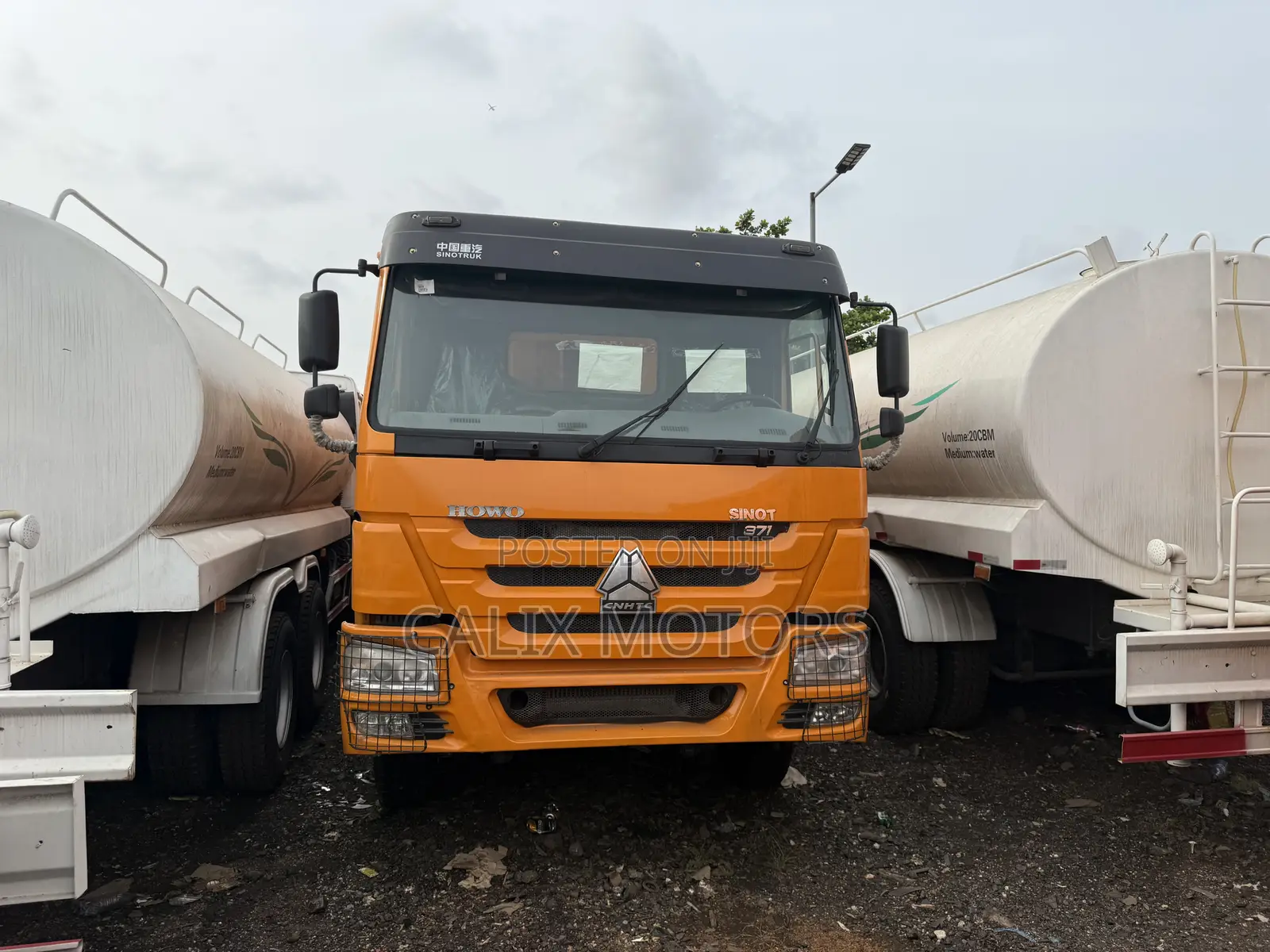 Foreign Used Howo Dump Truck 371hp.