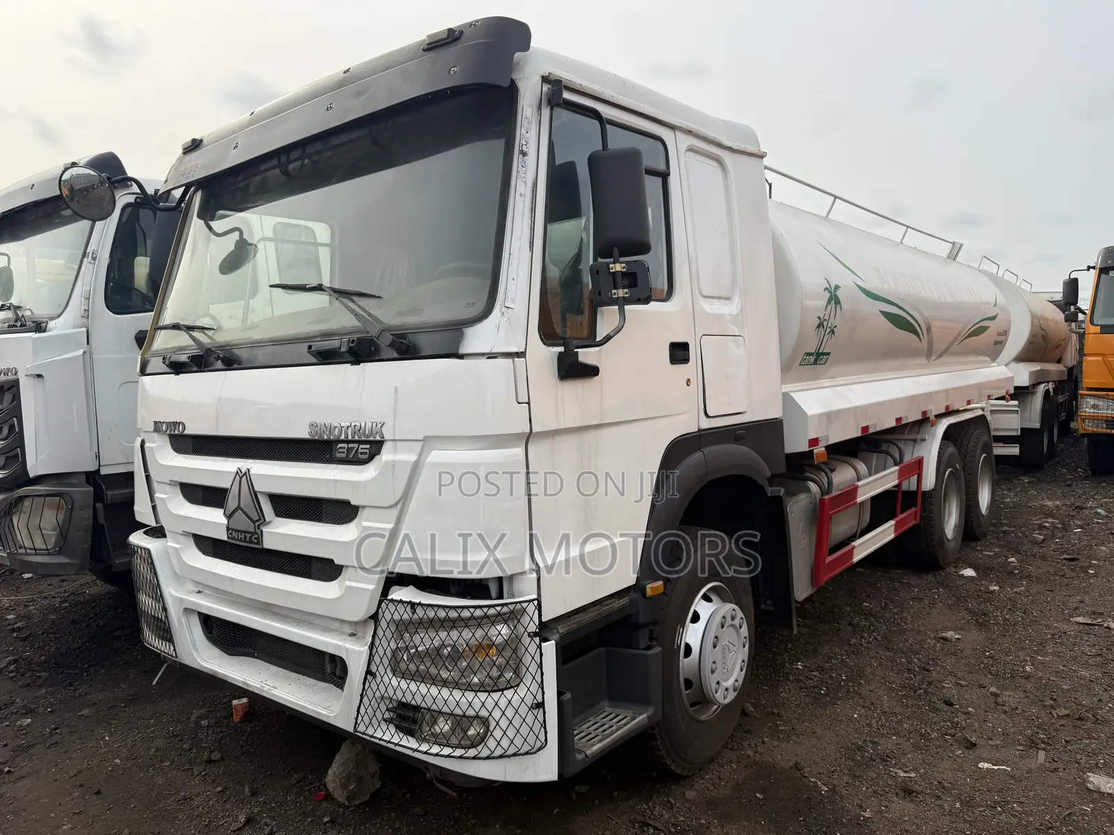 Howo Water Tanker Truck 20,000 Liters.