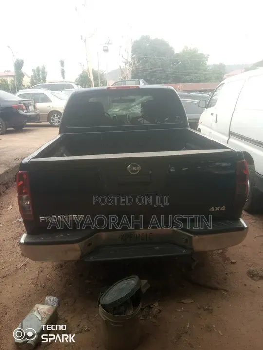 Nissan Frontier 2014 Blue