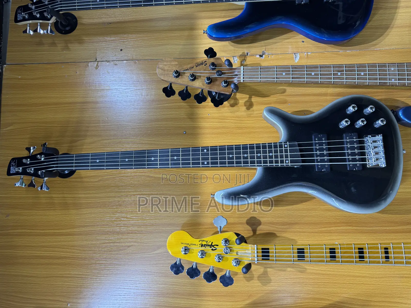 Ibanez Sr305 5 Strings Passive Bass Guitar