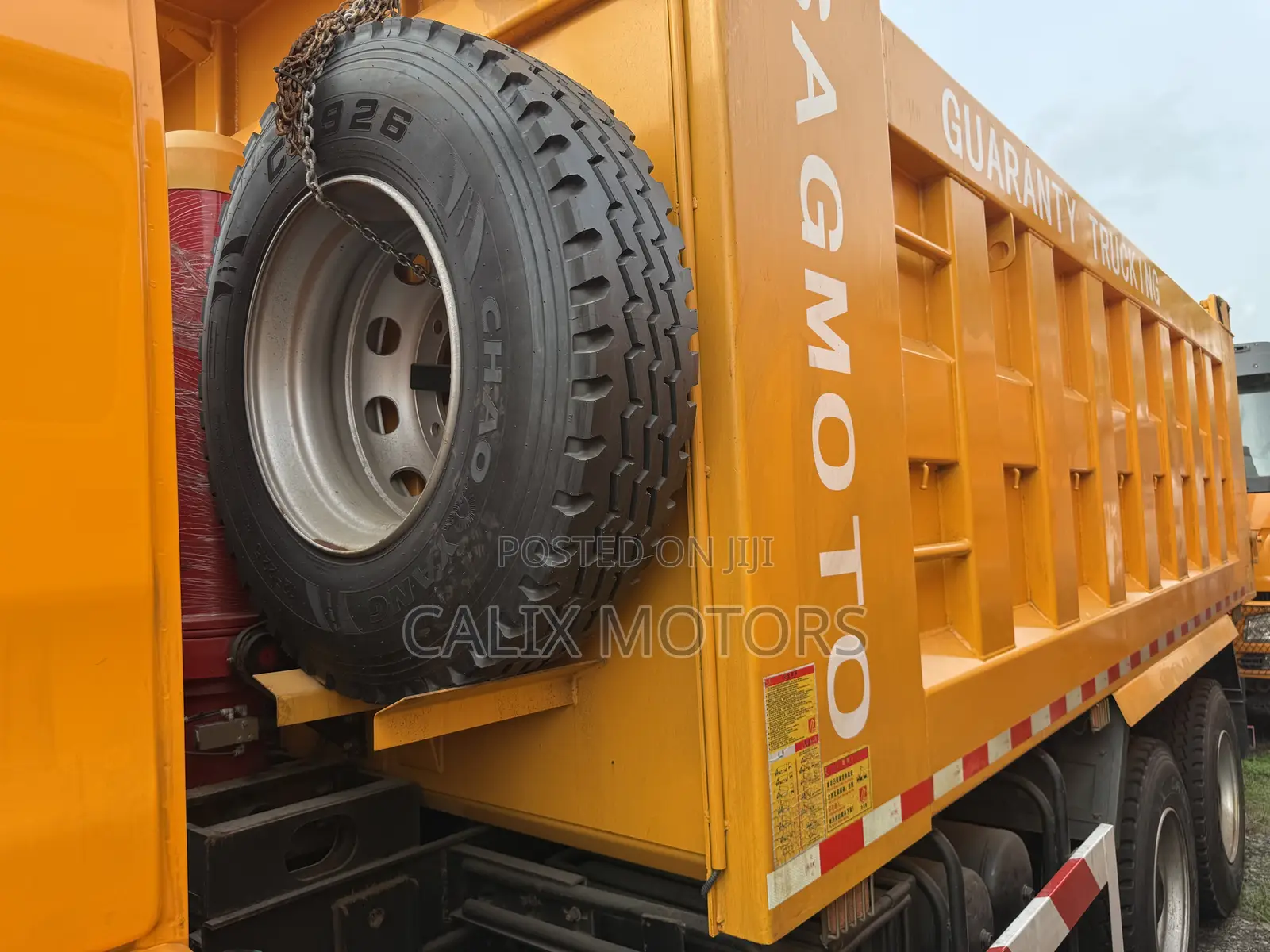 Brand New Sagmoto Dump Truck 371hp.