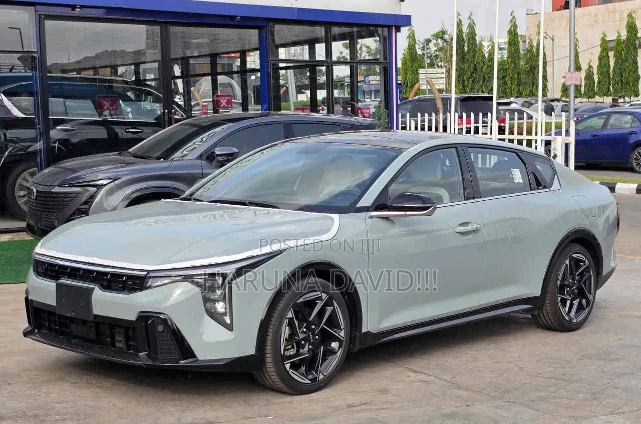 New Kia K4 2025 Gray