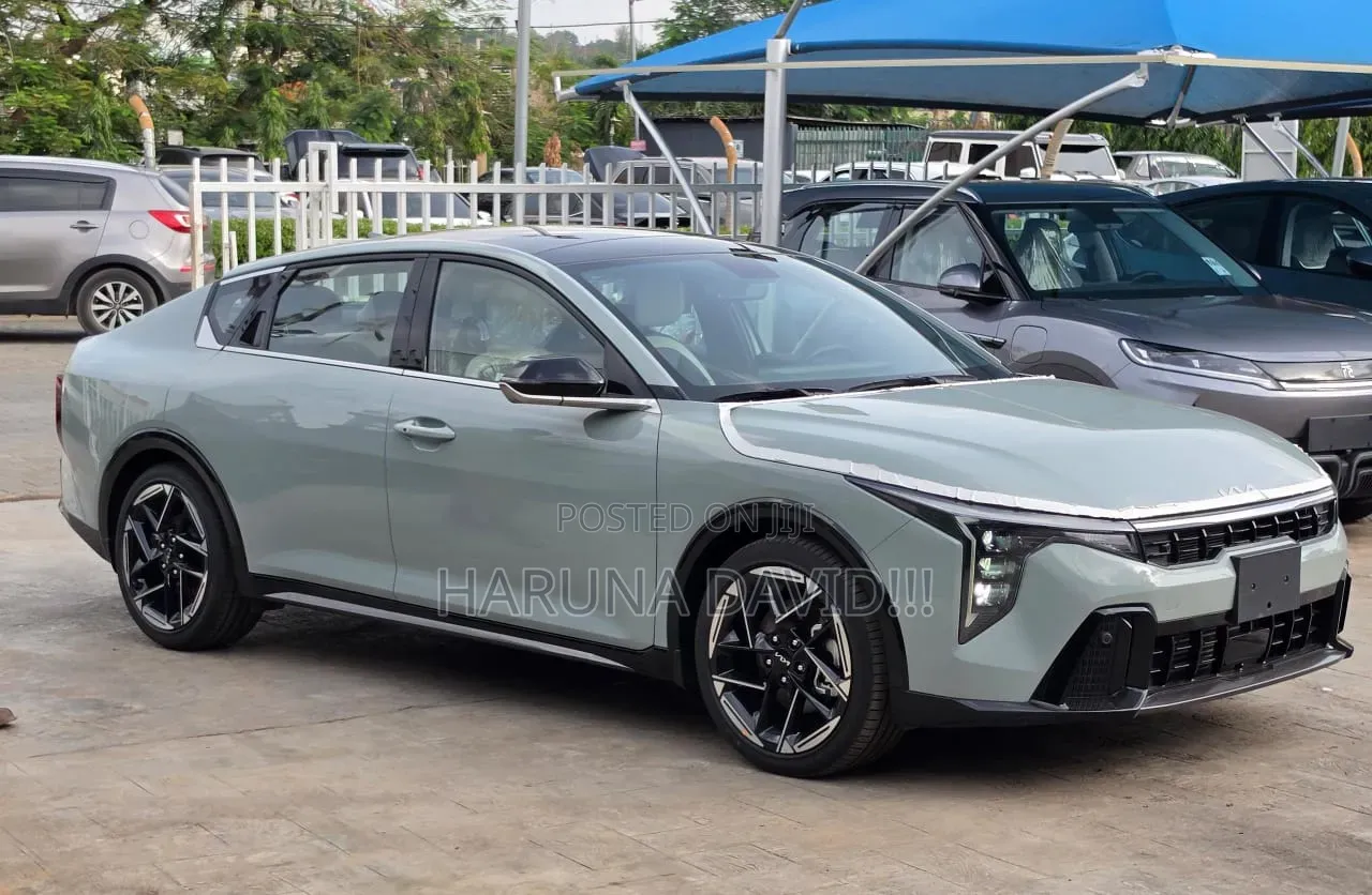 New Kia K4 2025 Gray