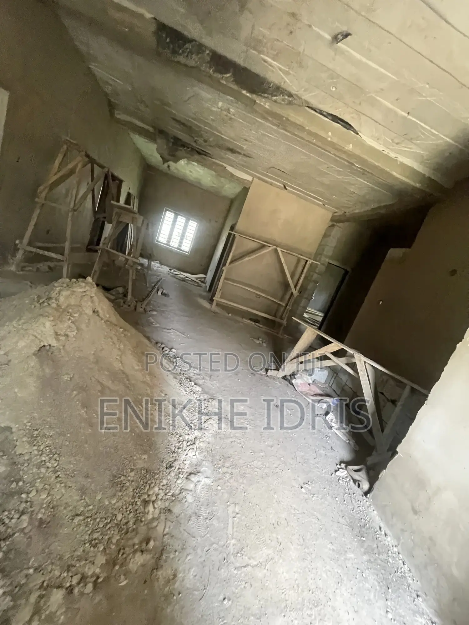 4bdrm Penthouse in Stable, Sabon Lugbe for sale