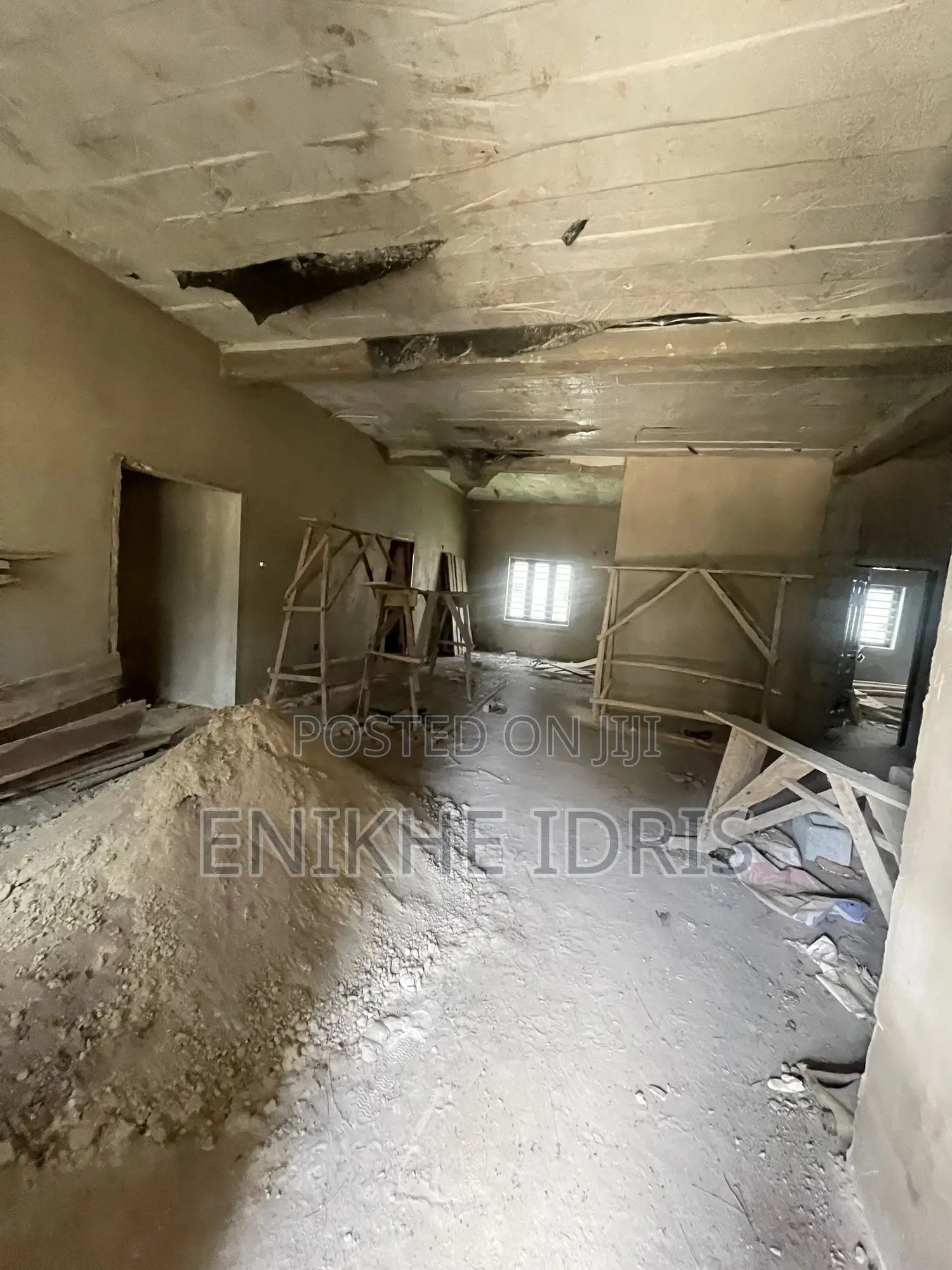 4bdrm Penthouse in Stable, Sabon Lugbe for sale