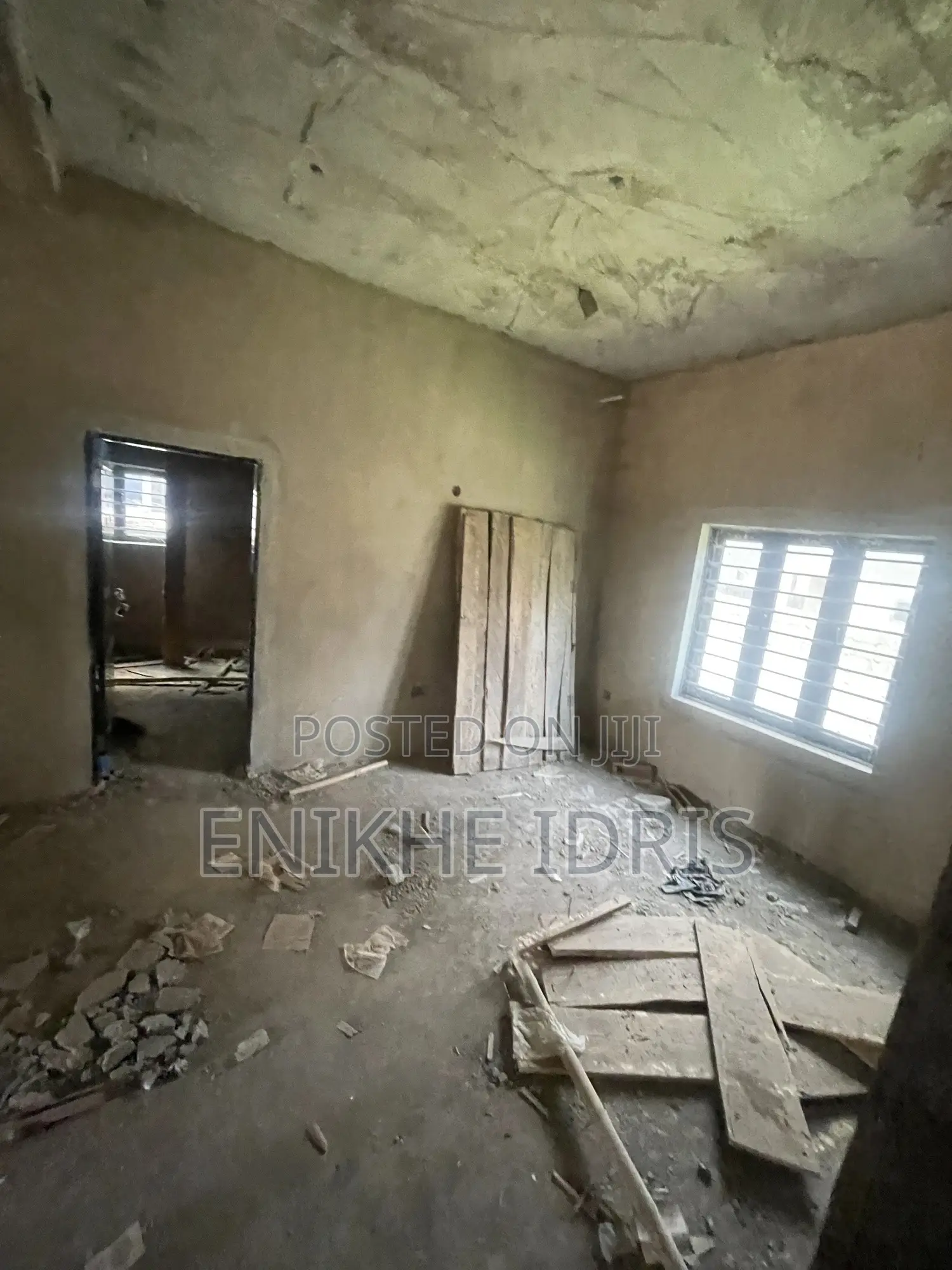 4bdrm Penthouse in Stable, Sabon Lugbe for sale