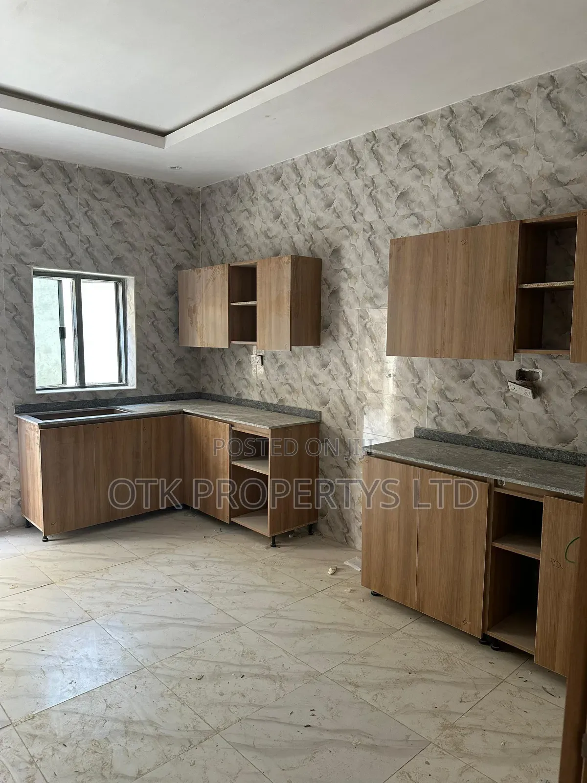 4bdrm Duplex in Katampe Main By Gold for rent