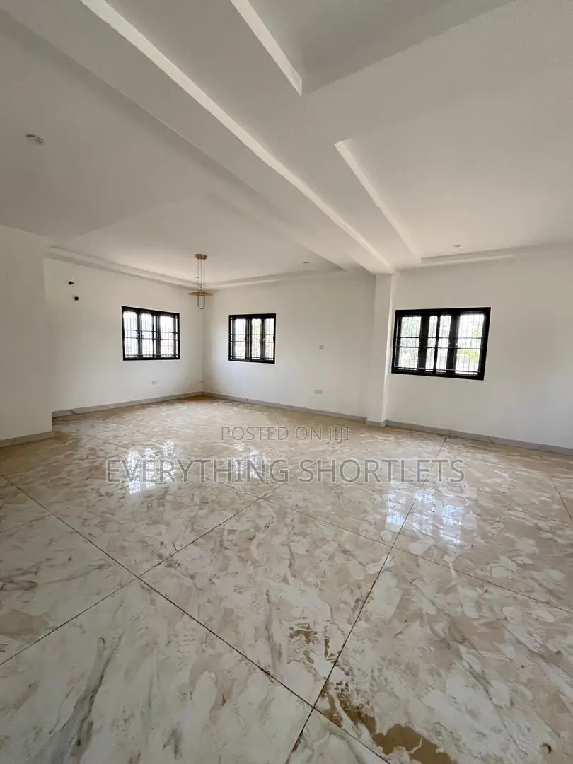 4bdrm Duplex in Guzape District for sale