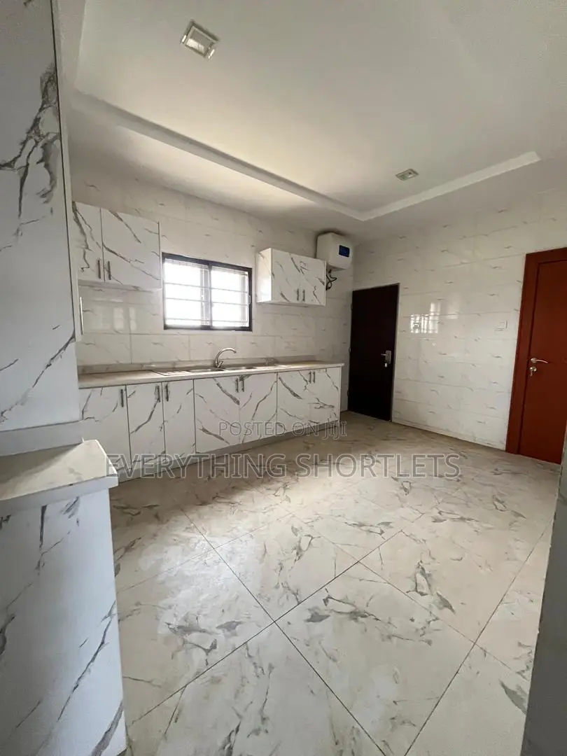 4bdrm Duplex in Guzape District for sale