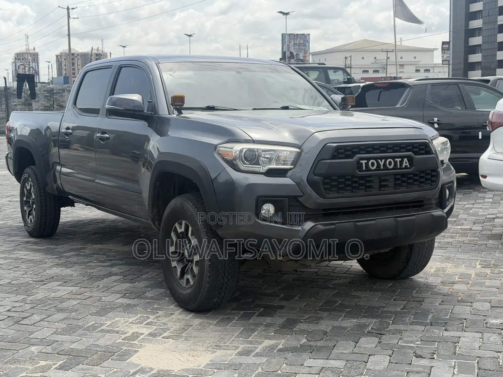 Toyota Tacoma SR5 2017 Gray