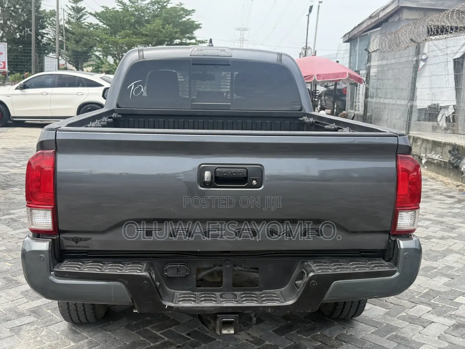 Toyota Tacoma SR5 2017 Gray