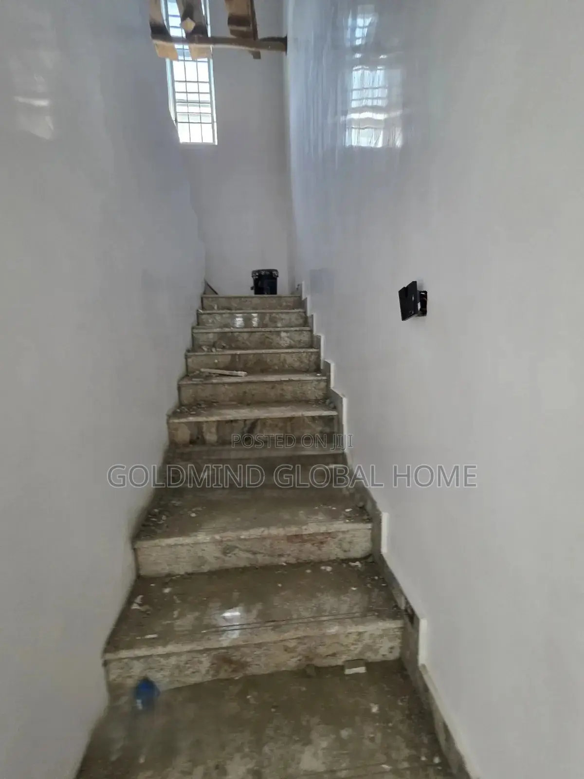 3bdrm Penthouse in Lugbe District. for sale