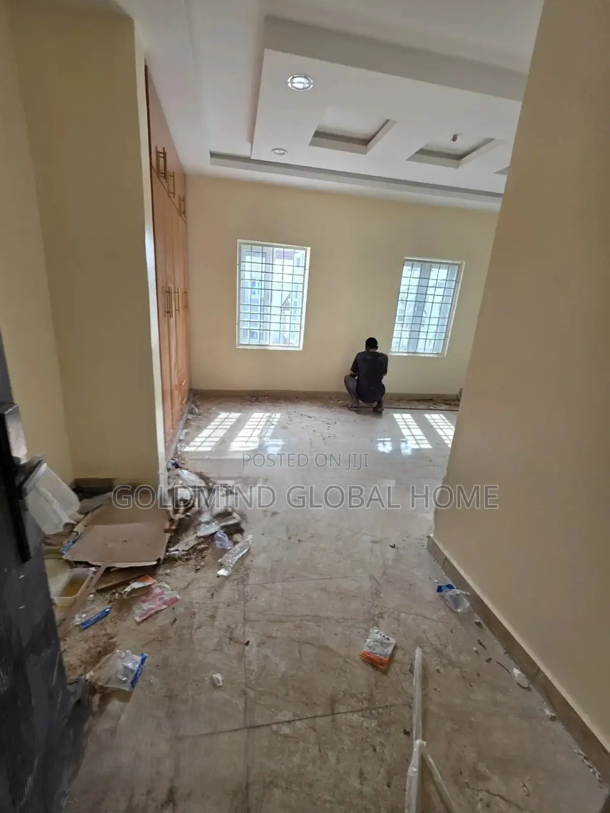 3bdrm Penthouse in Lugbe District. for sale