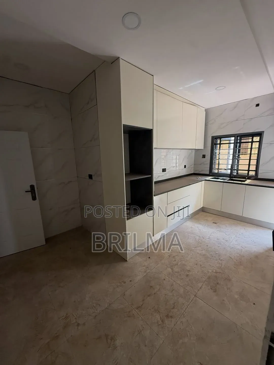 3bdrm Block of Flats in Mabushi for sale