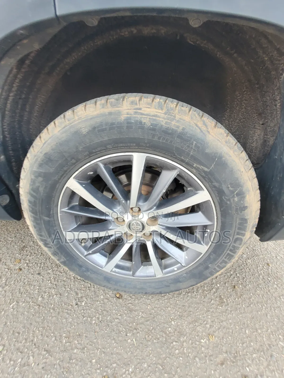 Toyota Highlander XLE 4x4 V6 (3.5L 6cyl 8A) 2018 Gray