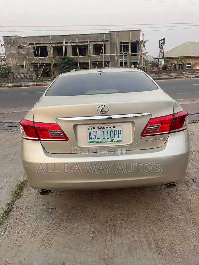 Lexus ES 350 2011 Gold