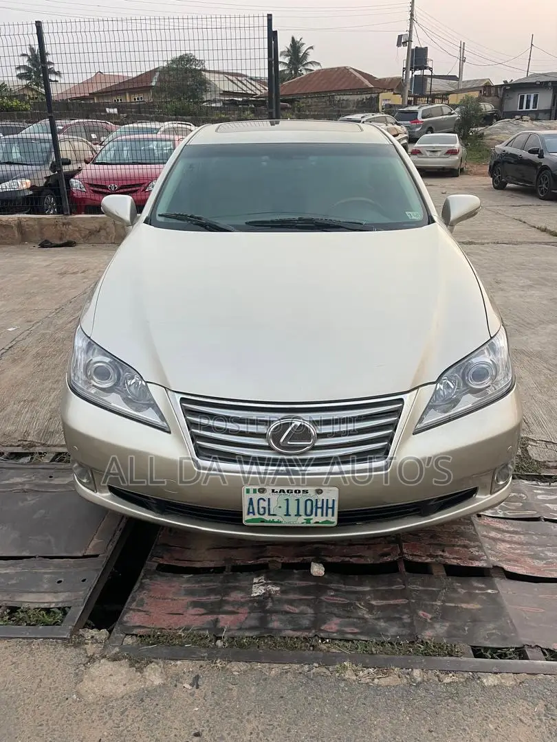 Lexus ES 350 2011 Gold