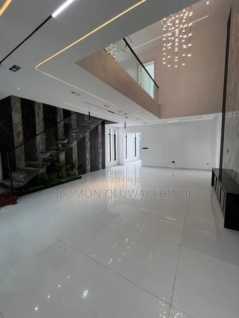 5bdrm Duplex in Ikate for sale