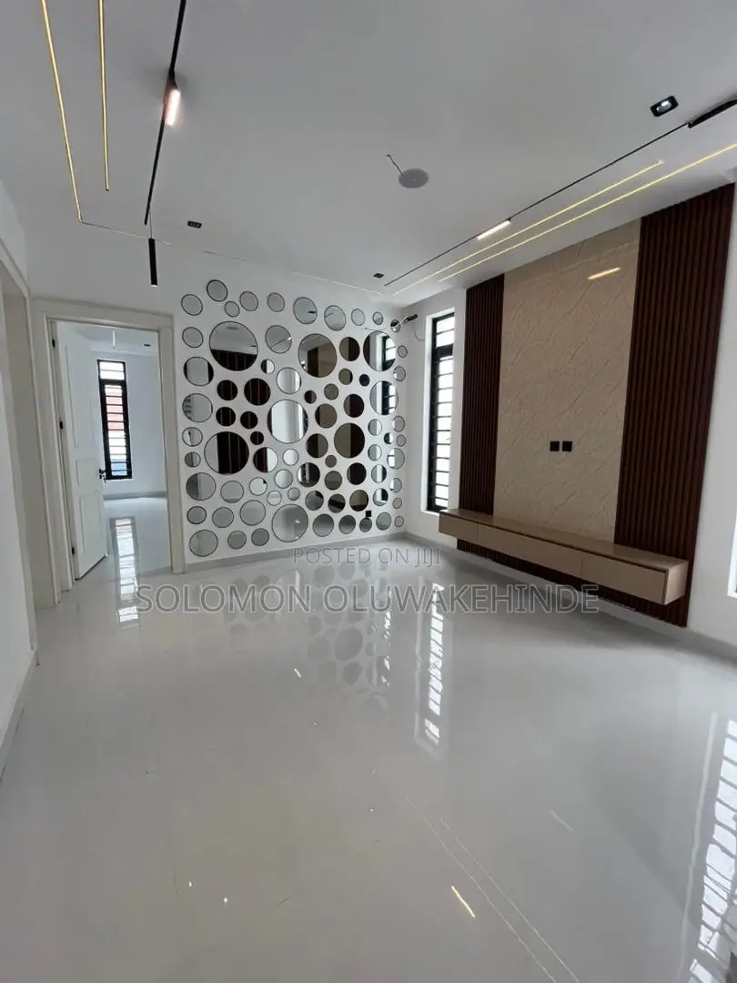 5bdrm Duplex in Ikate for sale