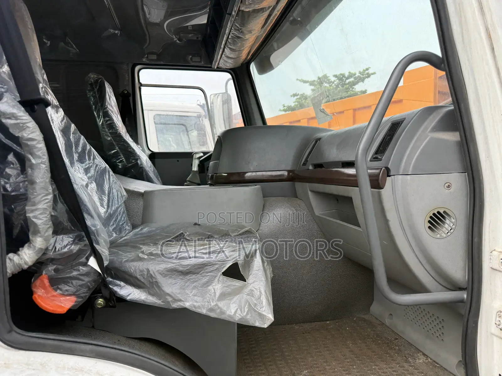 Foreign Used Howo Concrete Mixer Truck 371hp.