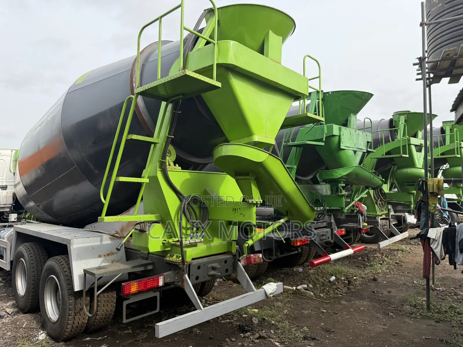 Foreign Used Howo Concrete Mixer Truck 371hp.