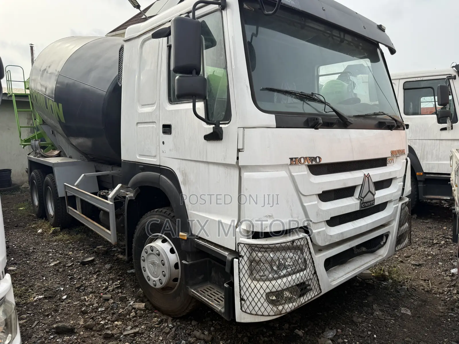 Foreign Used Howo Concrete Mixer Truck 371hp.