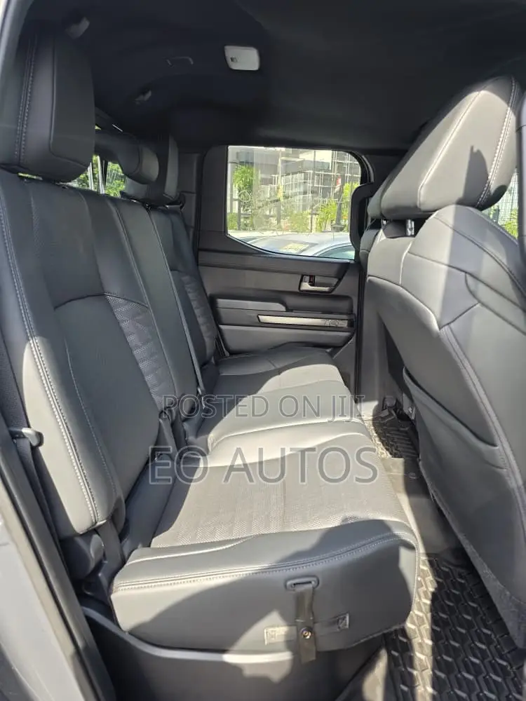 Toyota Tacoma 2024 Gray