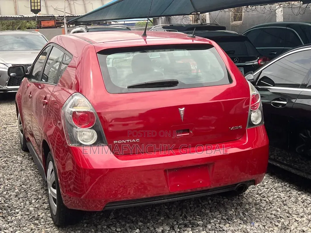Pontiac Vibe 2010 Red