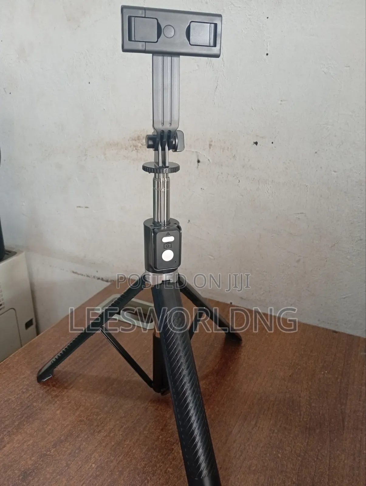 A12 Self Stick Tripod
