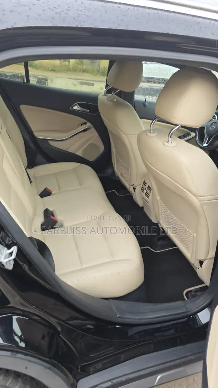 Mercedes-Benz GLA 250 2016 Black
