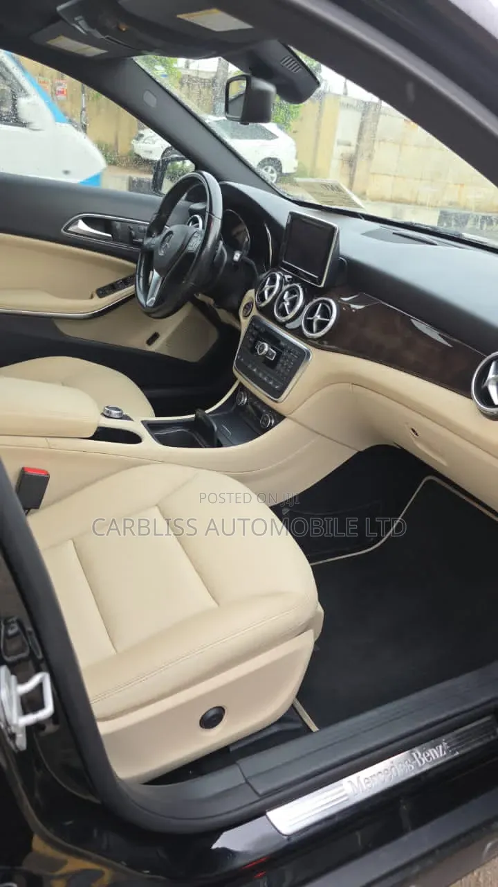 Mercedes-Benz GLA 250 2016 Black