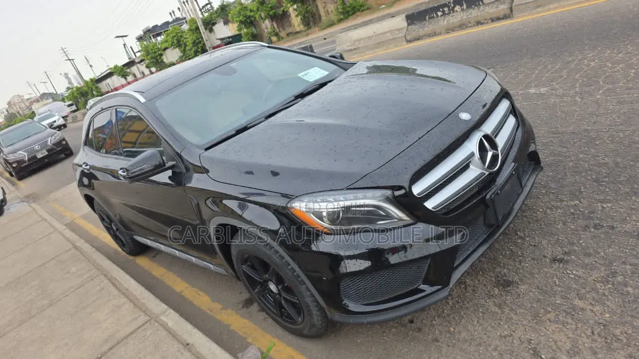 Mercedes-Benz GLA 250 2016 Black