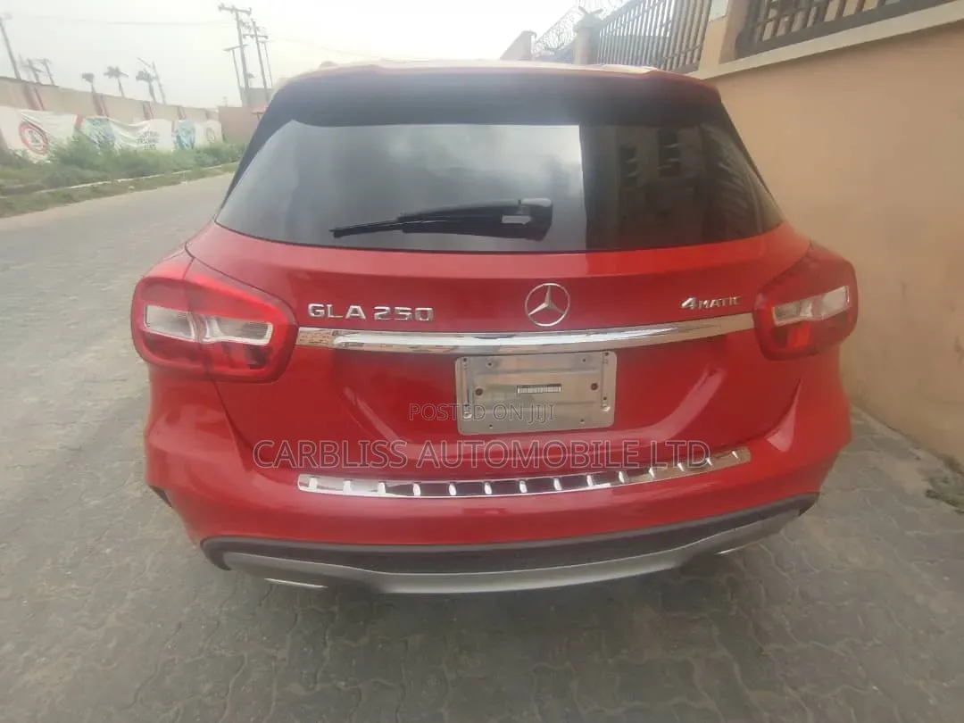 Mercedes-Benz GLA 250 2015 Red