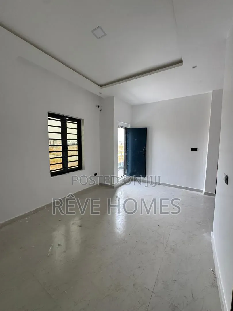 2bdrm Apartment in Orchid, Lekki Expressway for sale