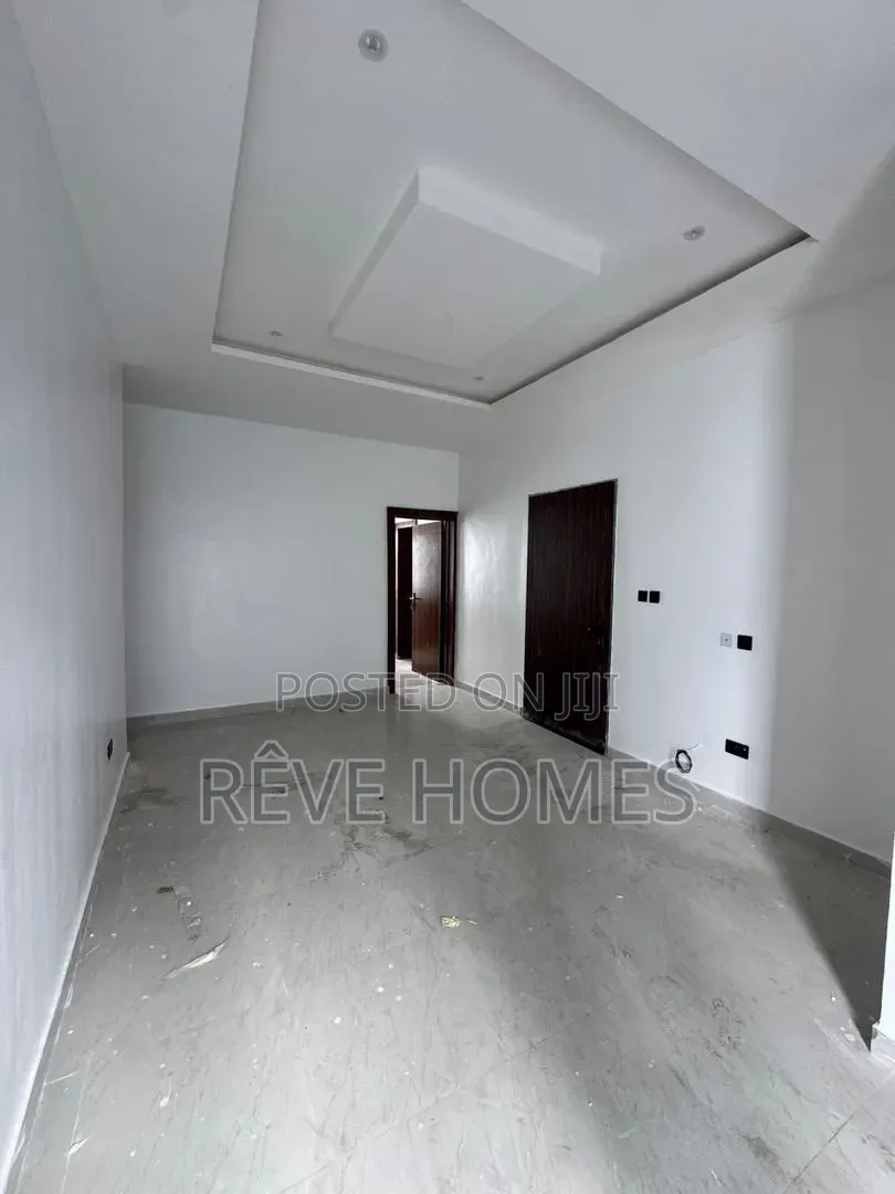 2bdrm Apartment in Orchid, Lekki Expressway for sale