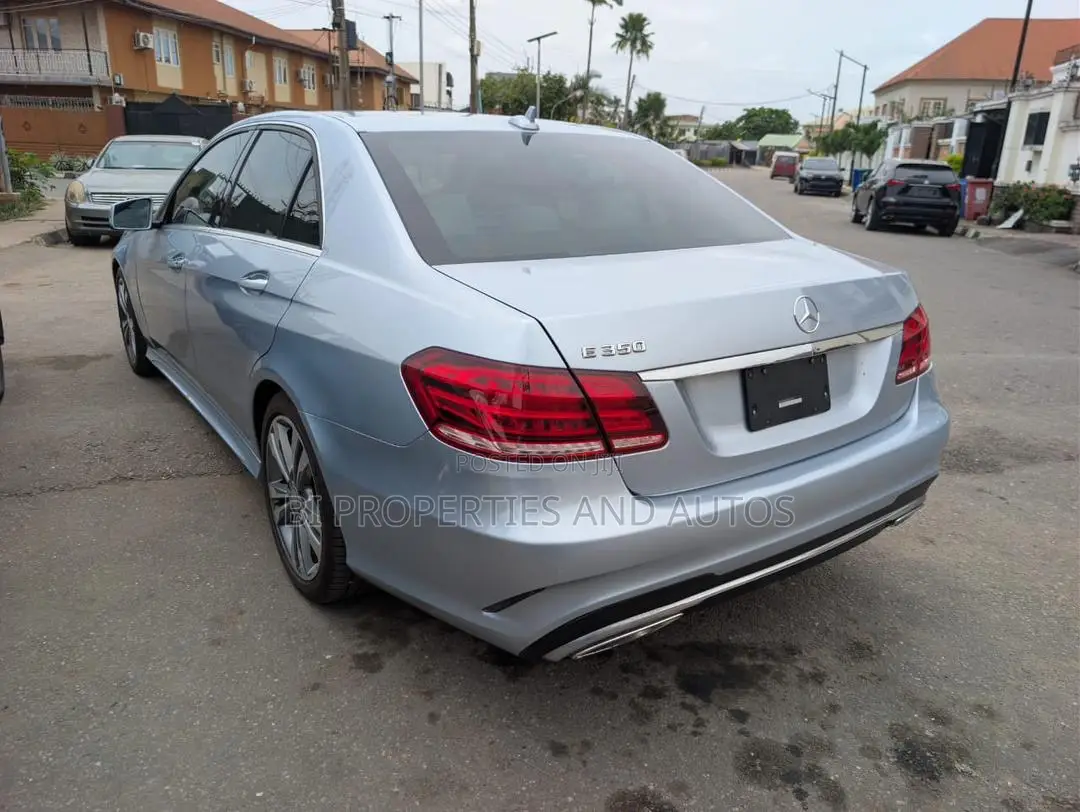 Mercedes-Benz E350 2016 Blue
