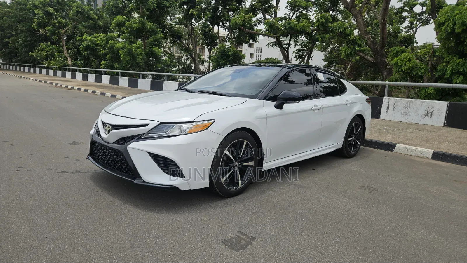 Toyota Camry XSE (2.5L 4cyl 8A) 2019 White