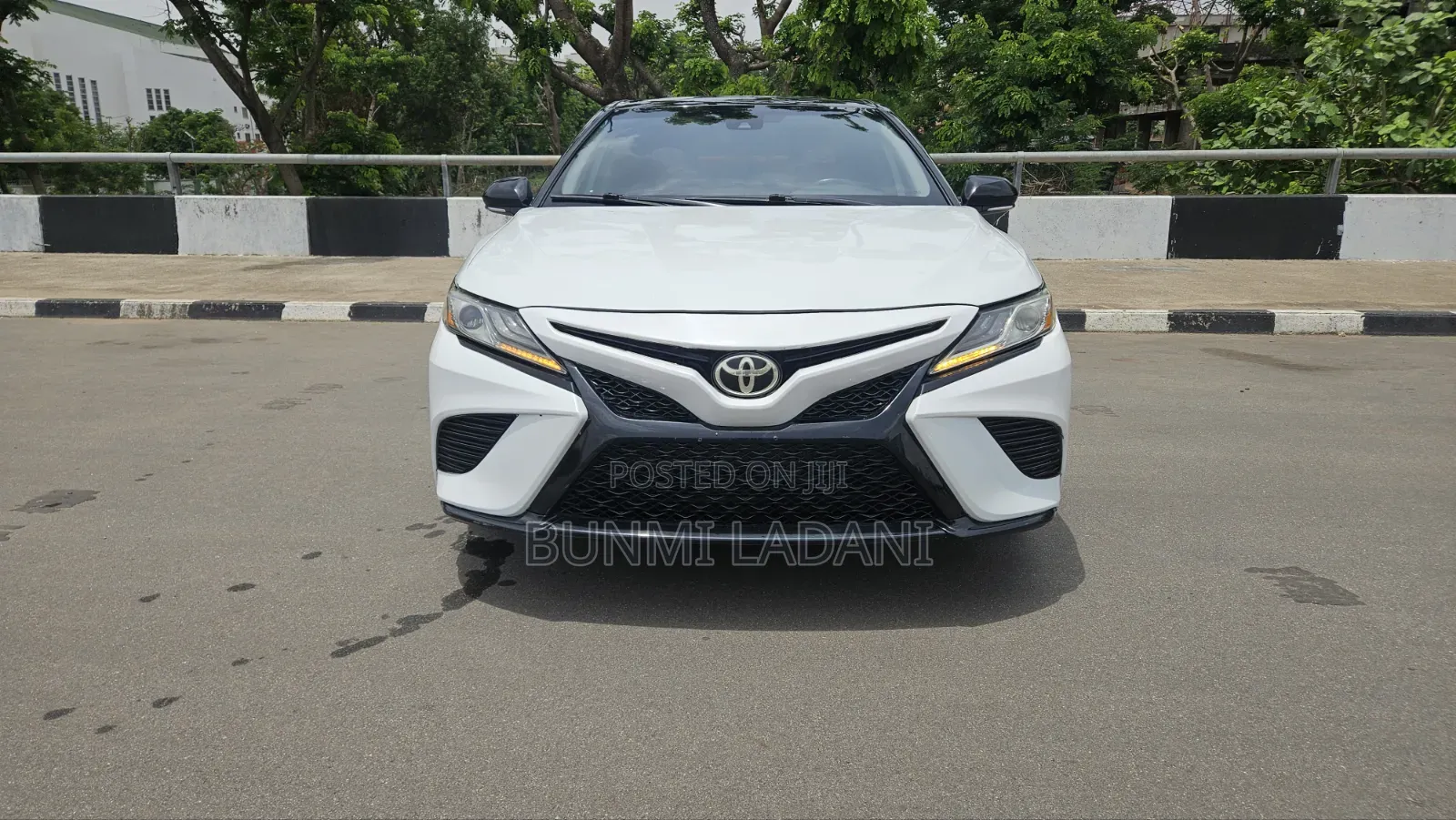 Toyota Camry XSE (2.5L 4cyl 8A) 2019 White
