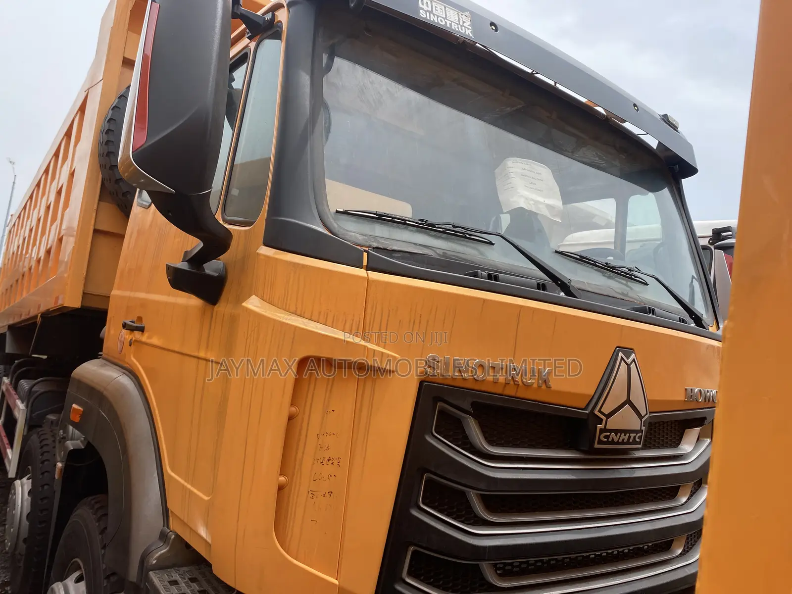 Howo 371 12 Tyres Yellow