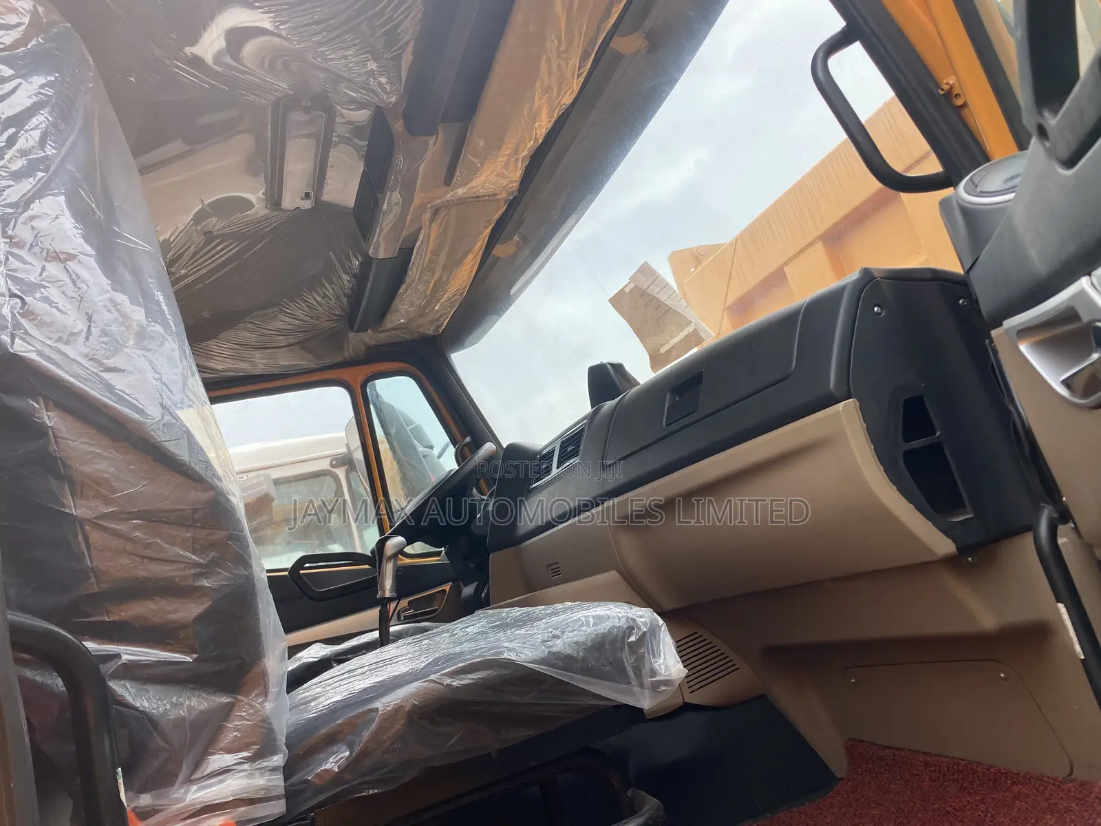 Howo 371 12 Tyres Yellow