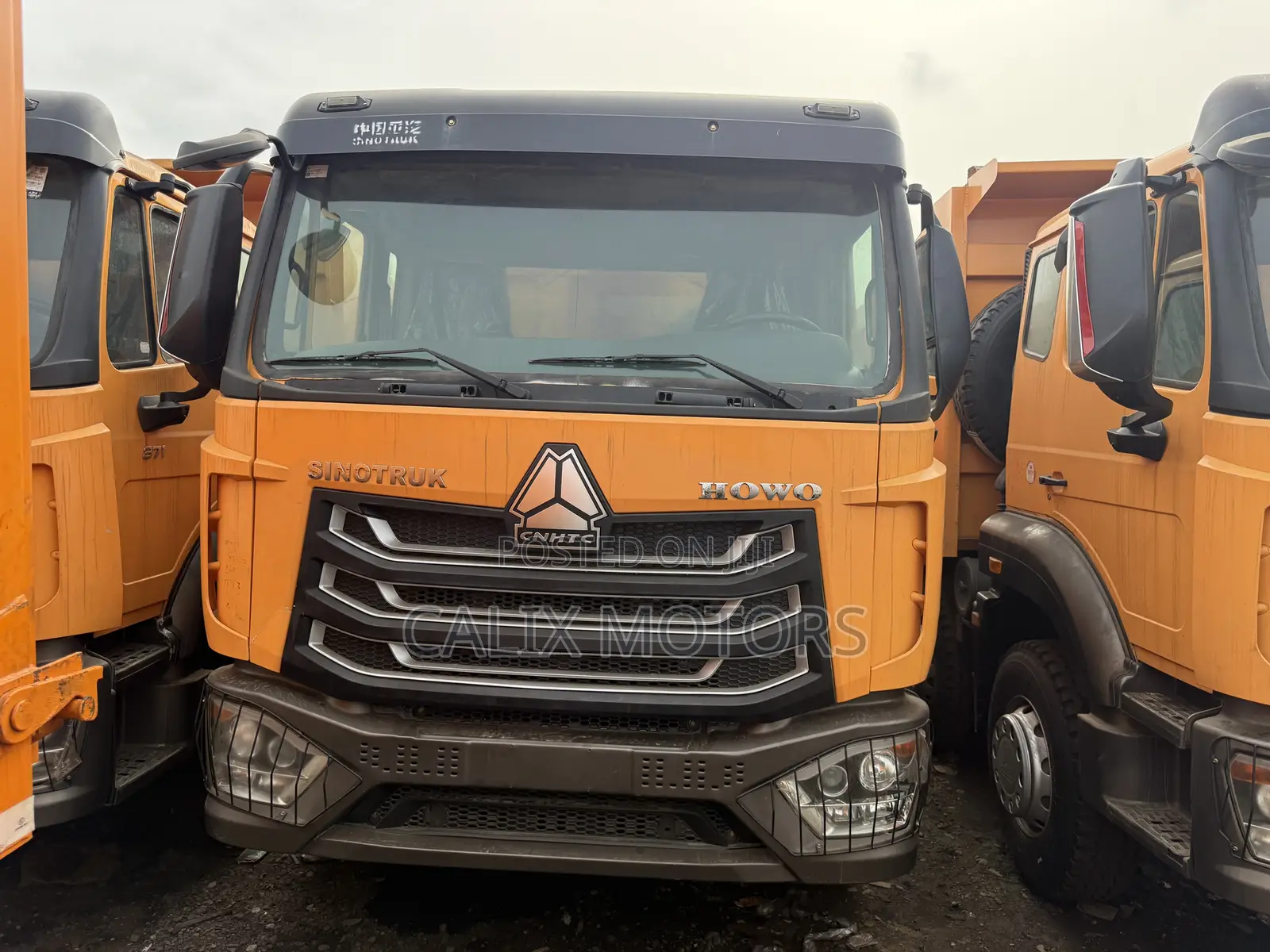 12 Tyres Howo Dump Truck