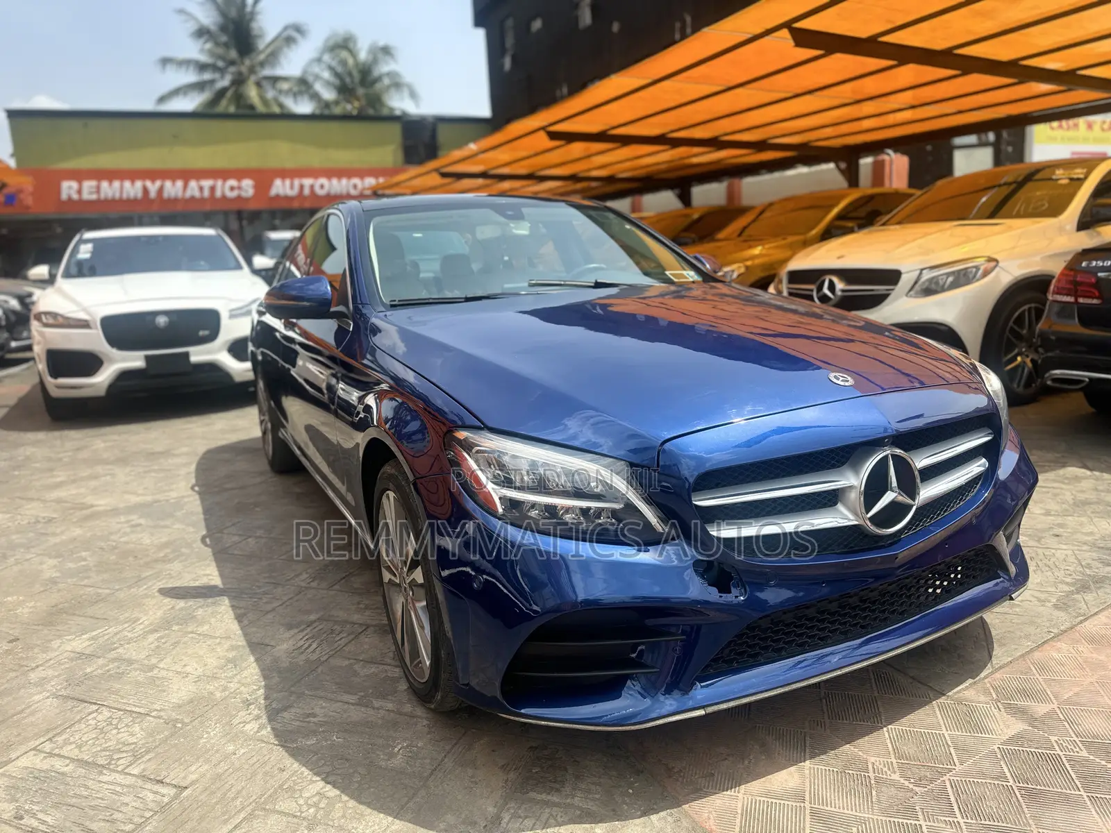 Mercedes-Benz C300 2020 Blue