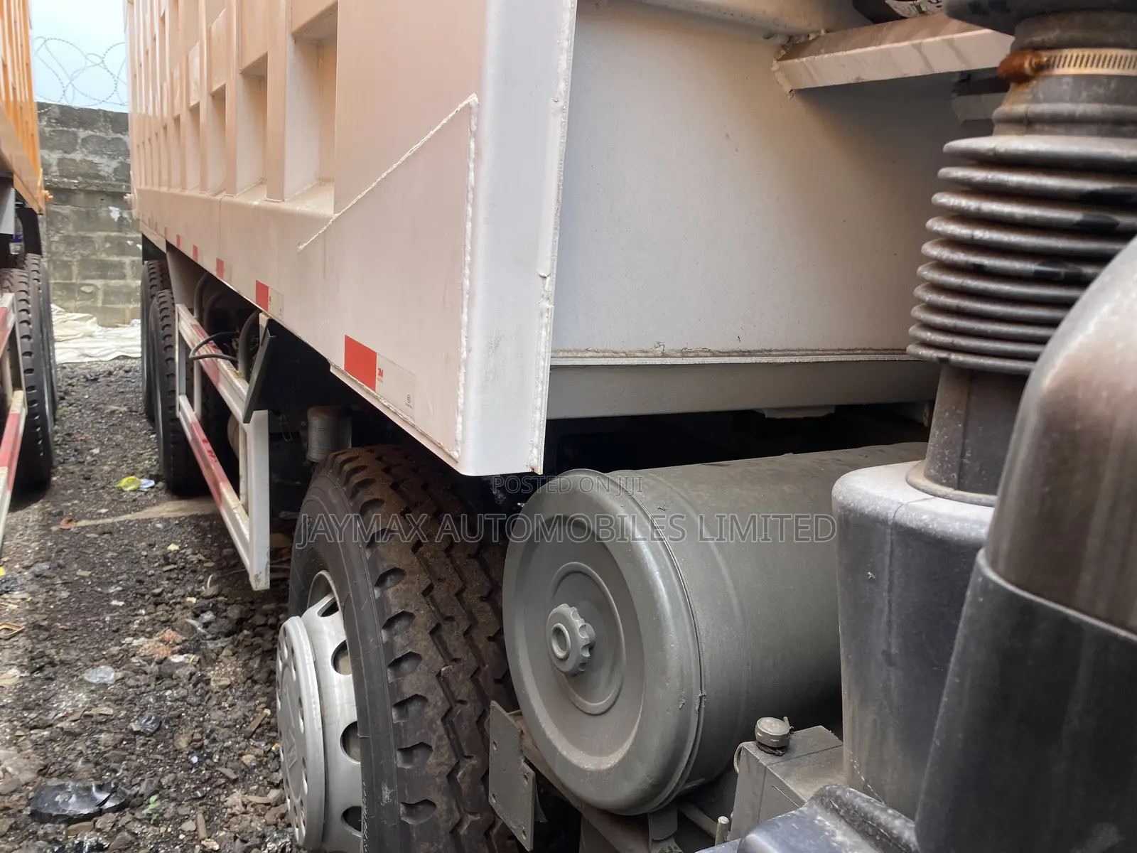 2023 Model Howo 371 12 Tires Dump Truck