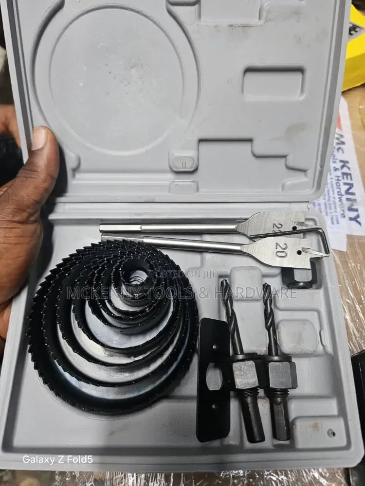 18-Piece Hole Saw and Spade Bit Kit
