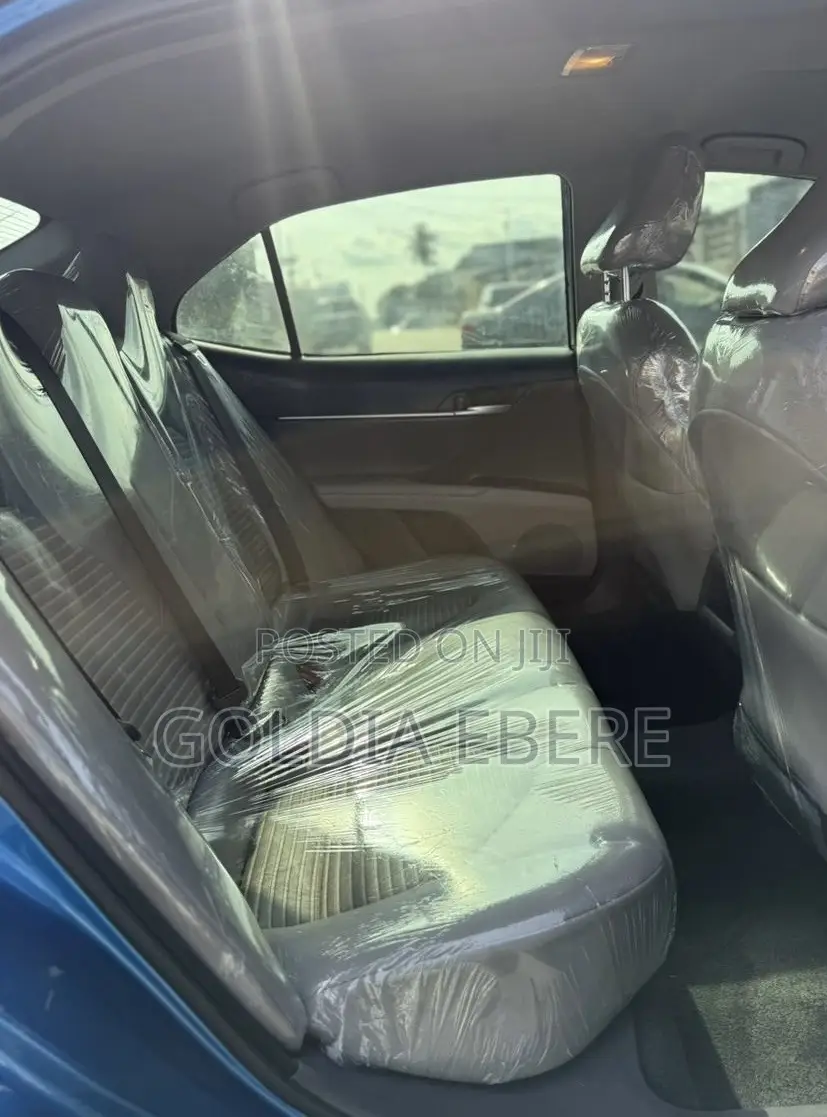 Toyota Camry 2018 Blue