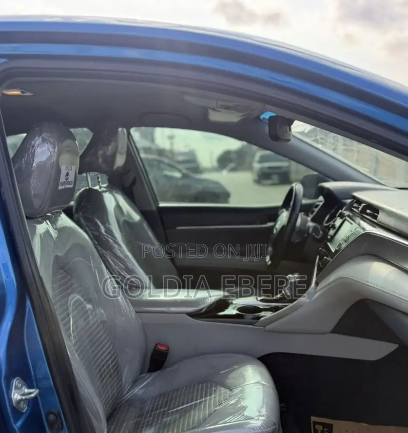 Toyota Camry 2018 Blue