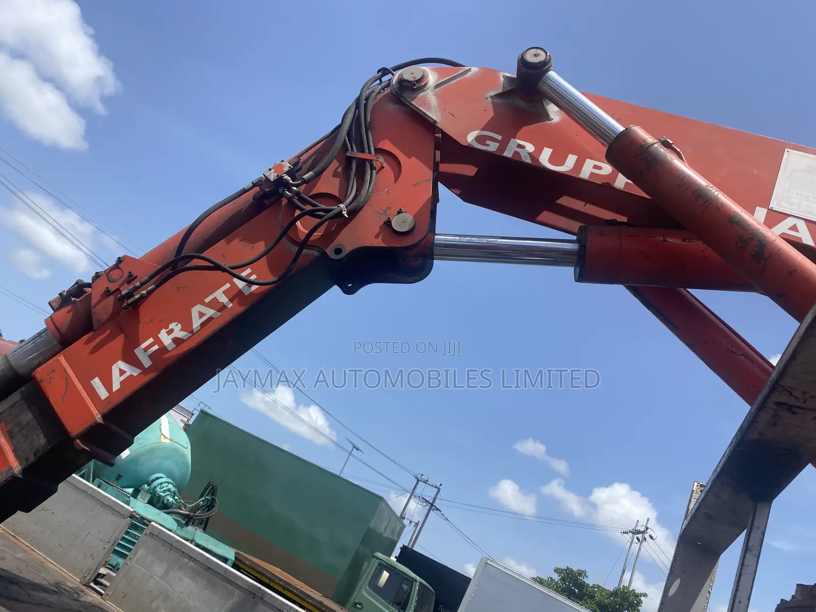 25 Tons Hiab Truck White