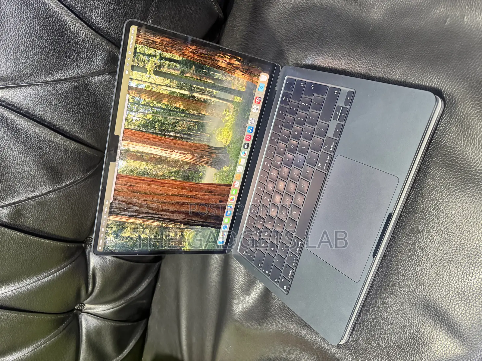 Laptop Apple MacBook Air 2024 M3 13-inch 16GB Apple M3 SSD 256GB