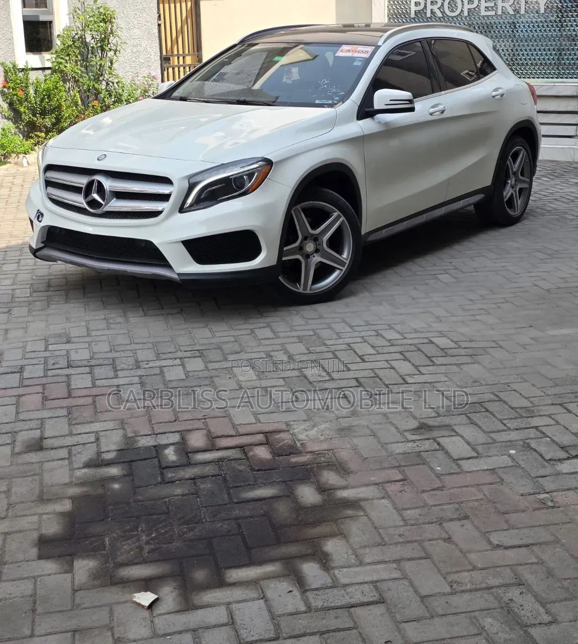 Mercedes-Benz GLA-Class 2016 Off white